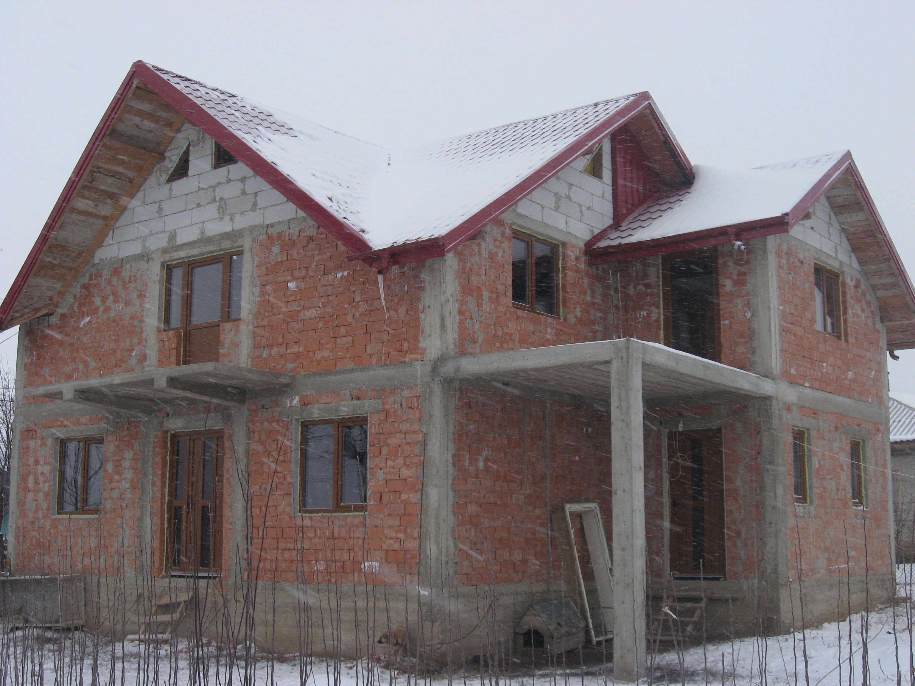 Tâmplărie PVC Barrier 70 mm cu geam termopan 24 mm – finisaj stejar auriu, Bălțați, județul Iași