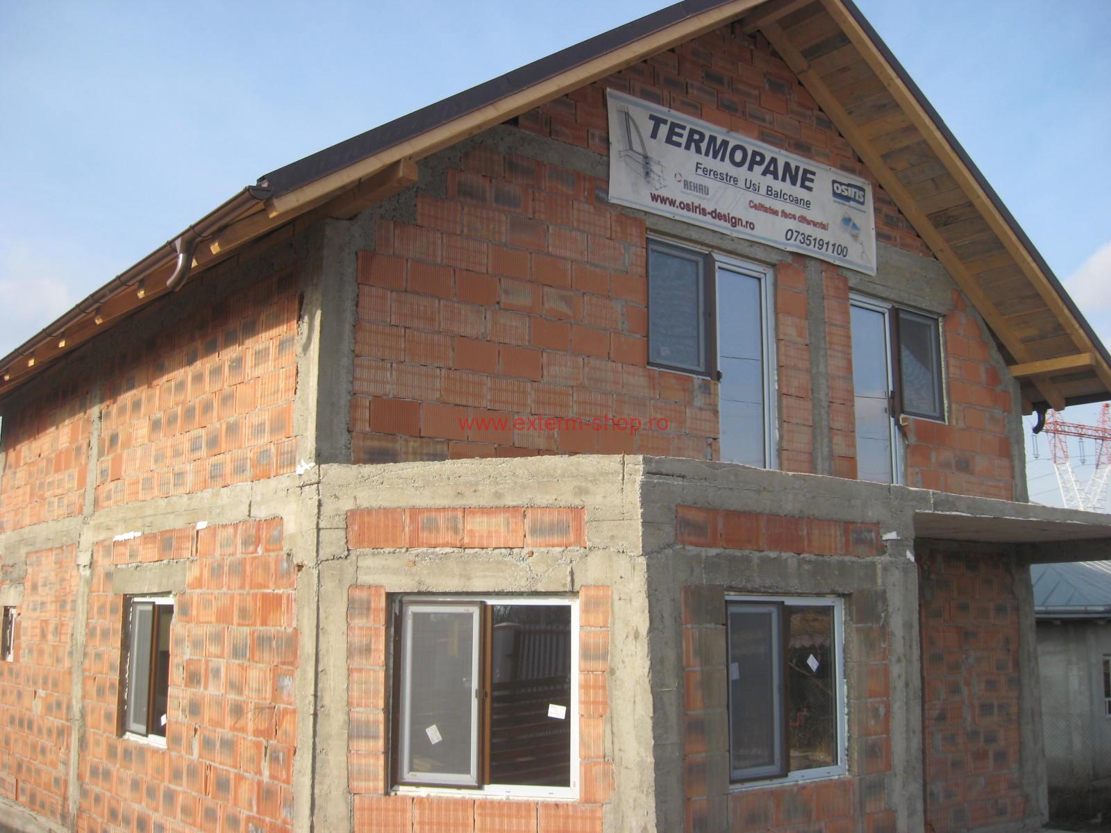 Tâmplărie PVC Barrier 80 mm – geam tripan 32 mm, culoare nuc – Bogonos, județul Iași