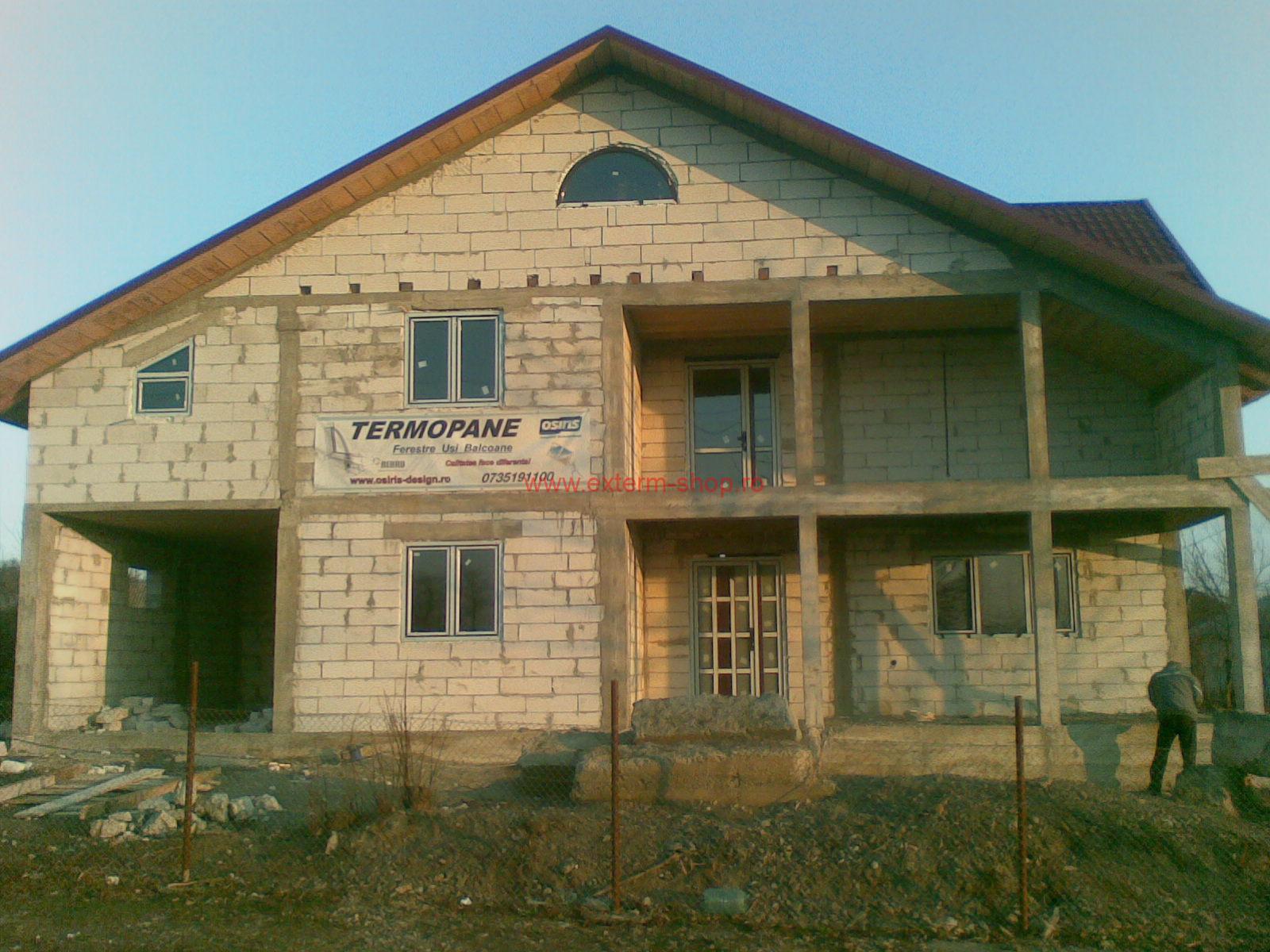 Tâmplărie PVC Barrier 80 mm – geam tripan 32 mm, culoare nuc – Săveni, județul Botoșani